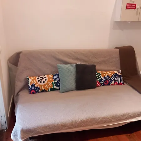 Charm Discovery 165 * Lisboa