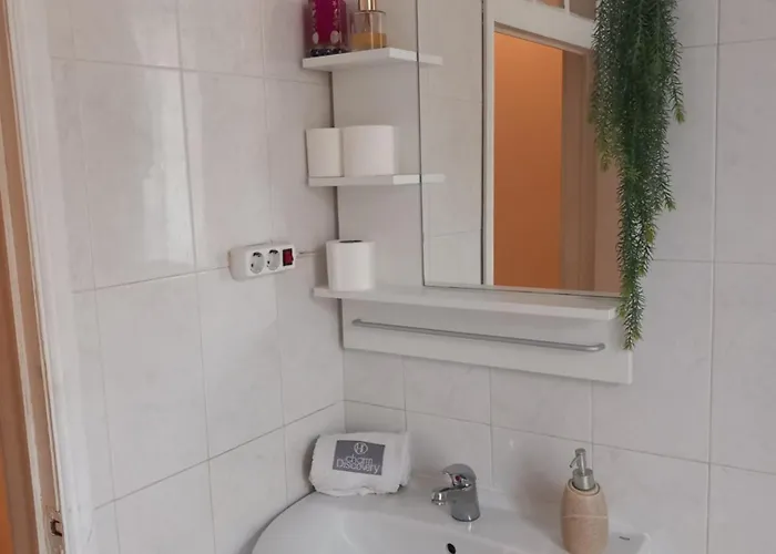 Charm Discovery 165 * Lisboa